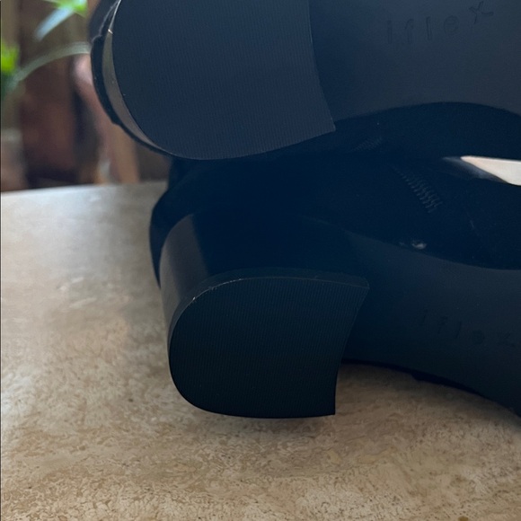 Anne Klein Black Heeled Boots, Size 6.5 - Picture 5 of 5